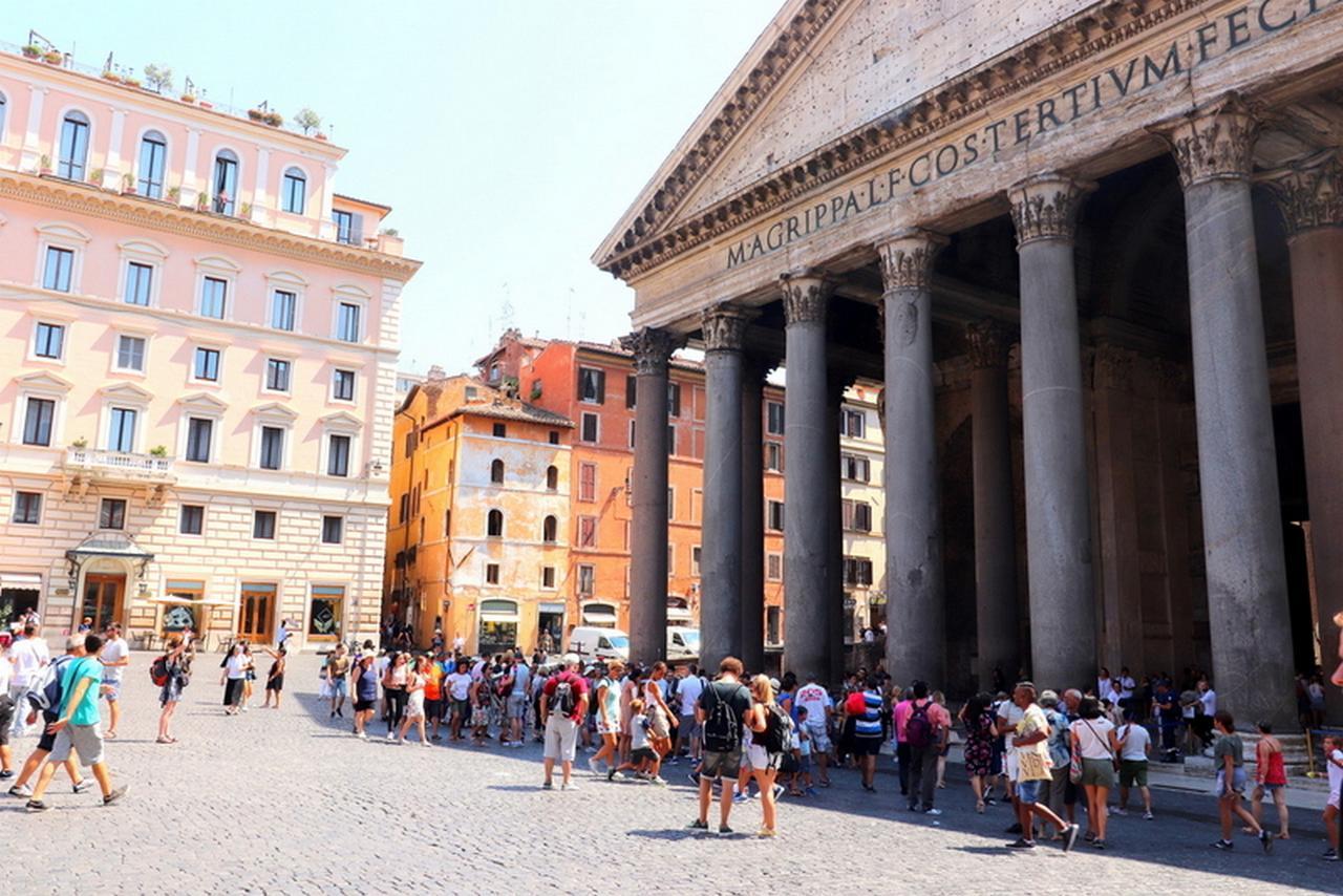 Home On The Pantheon Square Рим Екстериор снимка